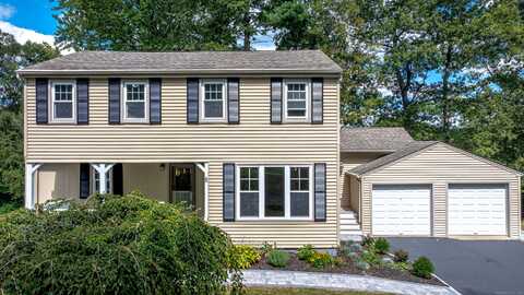 8 Ranslow Drive, Wolcott, CT 06716