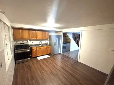 12 Court B, Bld 22 Court, Bridgeport, CT 06610