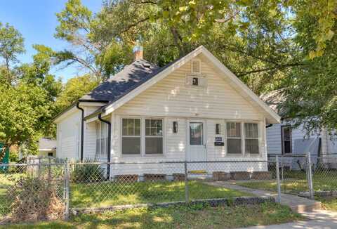 2436 E Walnut Street, Des Moines, IA 50317