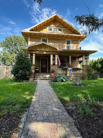 615 N 1st Avenue, Winterset, IA 50273