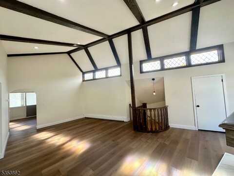 547 Valley Rd, Montclair, NJ 07043