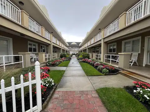 9010 Atlantic Ave, Margate City, NJ 08402