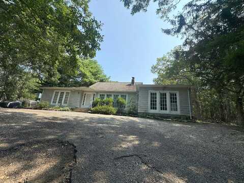 Springy Banks, EAST HAMPTON, NY 11937