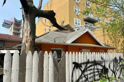 Brighton 4Th, BROOKLYN, NY 11235