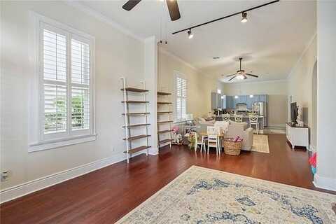 Laurel, NEW ORLEANS, LA 70115