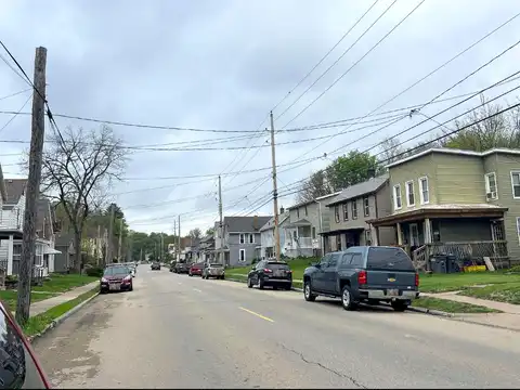 Kaufmann, DUBUQUE, IA 52001