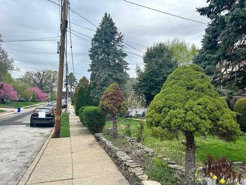 Upland, DREXEL HILL, PA 19026