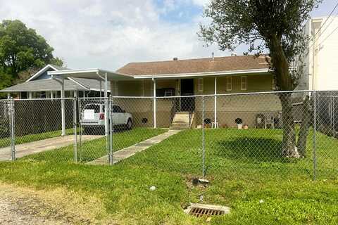 Hamilton, GRETNA, LA 70056