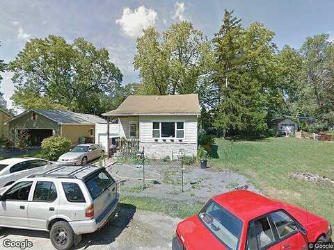 Floresta Vis Drive, Crystal Lake, IL 60014