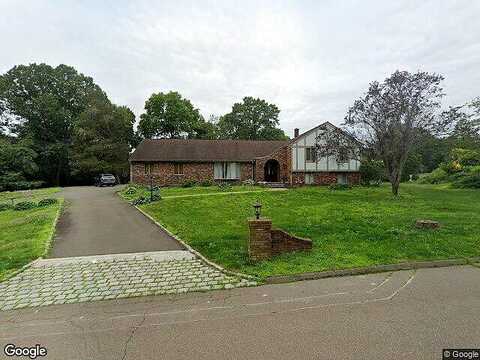 Hickory Hill Ln, BRANFORD, CT 06405