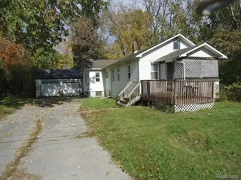 Green, SAGINAW, MI 48638