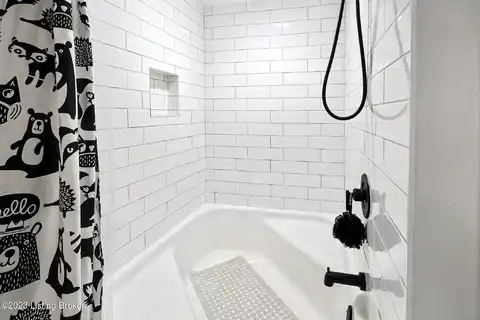 Alta, LOUISVILLE, KY 40205