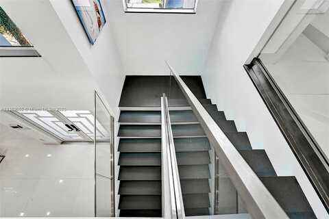 160Th, MIAMI LAKES, FL 33016