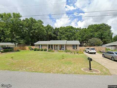 Lia, MILTON, FL 32570