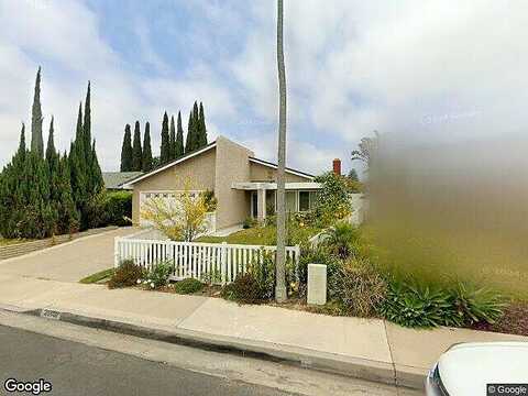 La Suen, LAGUNA HILLS, CA 92653
