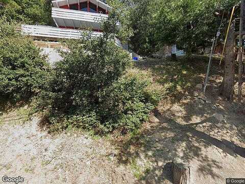 Chateau, CRESTLINE, CA 92325
