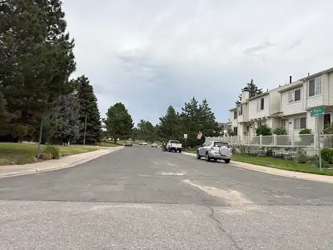 S Mobile Cir, Aurora, CO 80013