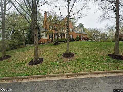 Crownhurst, MC LEAN, VA 22102