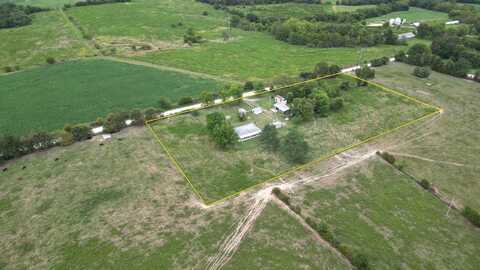 634 Chicken House Road, Elkland, MO 65644