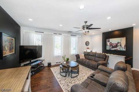 56 E Blackwell St, Dover, NJ 07801