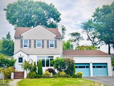 79 N Leswing Ave, Saddle Brook, NJ 07663