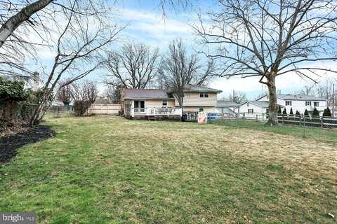 Joyce, HUMMELSTOWN, PA 17036