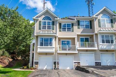 132 Summit Rdg, Pompton Lakes, NJ 07442