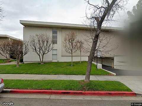 Sarah, BURBANK, CA 91505