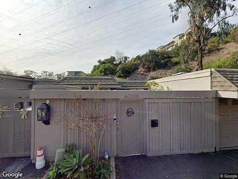 Caminito Basilio, SAN DIEGO, CA 92111