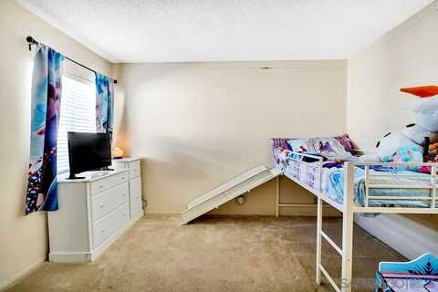 Dulin, FALLBROOK, CA 92028