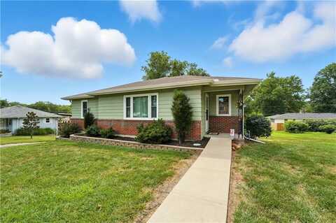 1815 High Street, Leavenworth, KS 66048