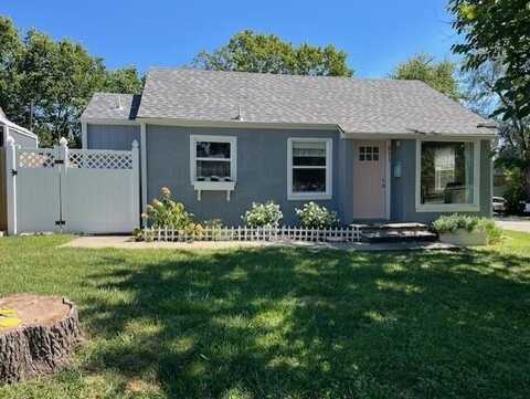 811 E Walnut Street, Belton, MO 64012
