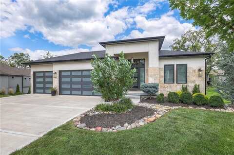 540 South Shore Drive, Lake Winnebago, MO 64034