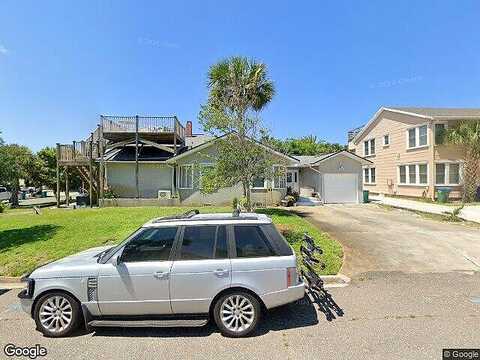Lora, NEPTUNE BEACH, FL 32266