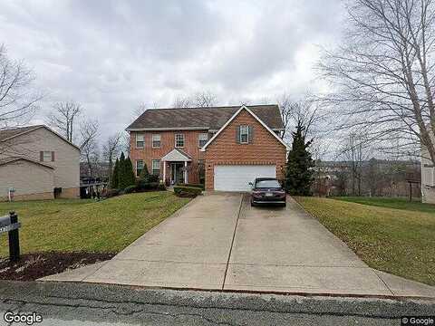 Stephanie, DELMONT, PA 15626