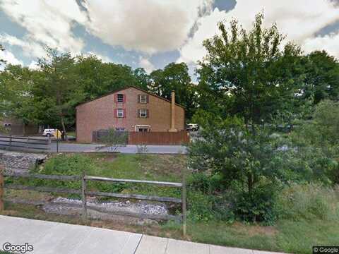 Park Valley Ln #62, Brookhaven, PA 19015