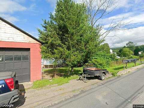 W Washington St, Middleport, PA 17953