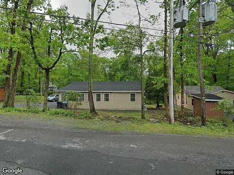 Evergreen Drive, Bushkill, PA 18324