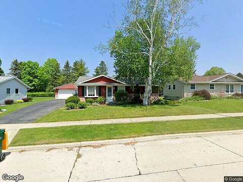 Sunset Ridge W Dr, West Bend, WI 53090