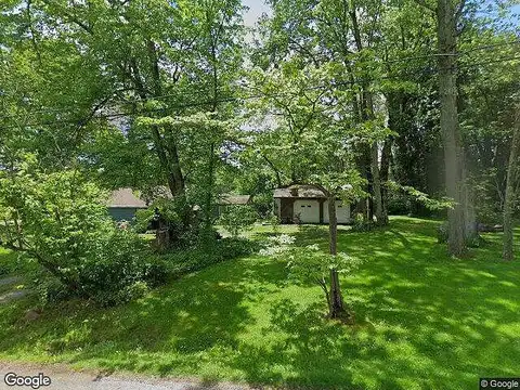Knoll Dr, Beaver, PA 16102
