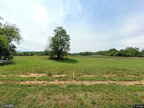 Reservoir Ave, Luray, VA 22835