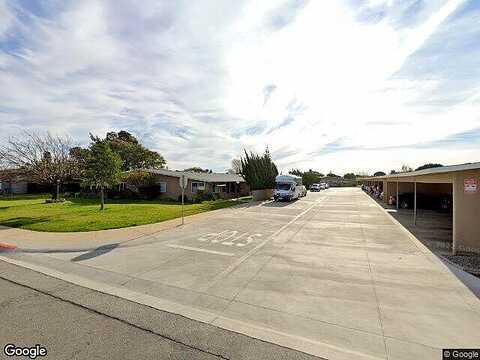 Oakmont Dr #52J, Seal Beach, CA 90740