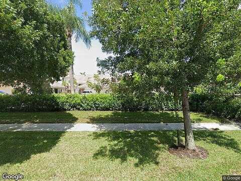 Crayton Rd #B4, Naples, FL 34103