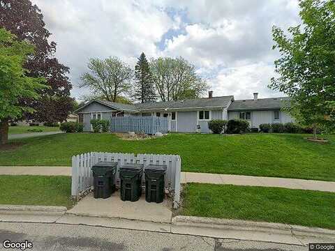 Tamarack E Dr, West Bend, WI 53095