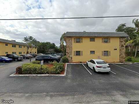 Croton Avenue, Lantana, FL 33462