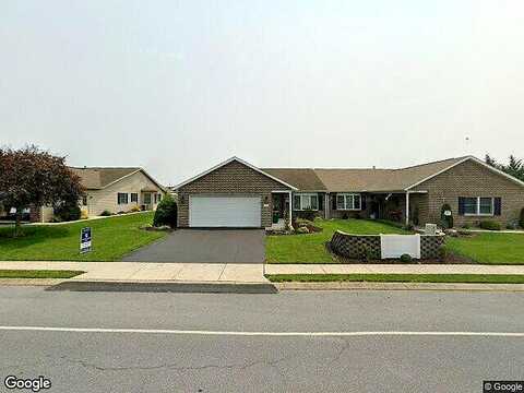 Parkwood Dr #320, Chambersburg, PA 17201