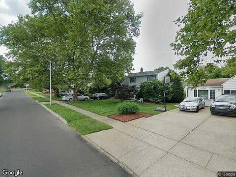 Cedar Cir Cir #68, Levittown, PA 19055