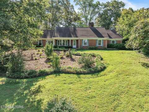 622 S Charles G Seivers Blvd, Clinton, TN 37716