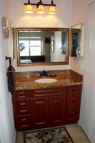 Sunrise Lakes Blvd, Sunrise, FL 33322