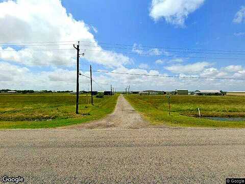 W Paris Avenue, Seadrift, TX 77983